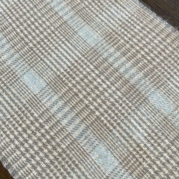 Scarf - Picture 6 of 6